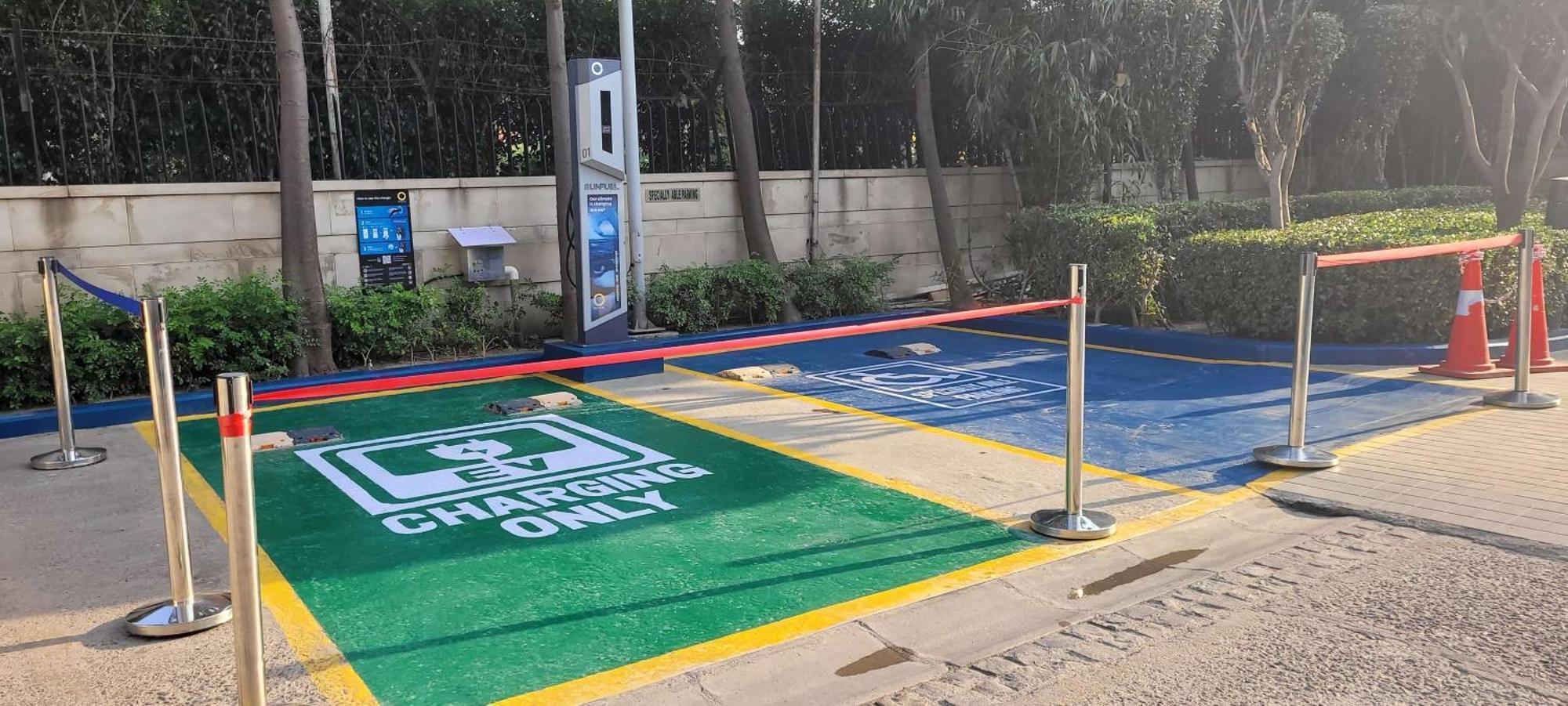 大诺伊达区丽笙酒店 外观 照片 A shared bicycle station in Beijing