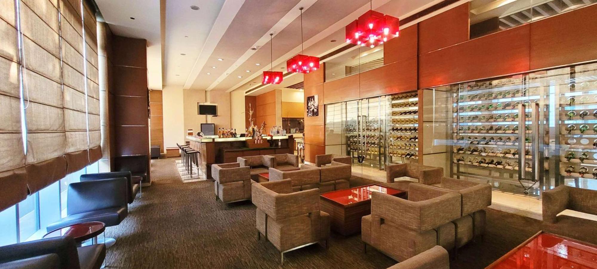 大诺伊达区丽笙酒店 外观 照片 The lounge at the airport