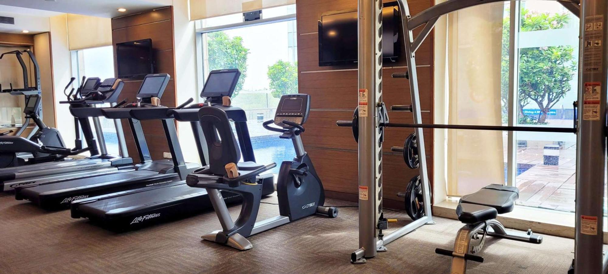 大诺伊达区丽笙酒店 外观 照片 A gym at a hotel