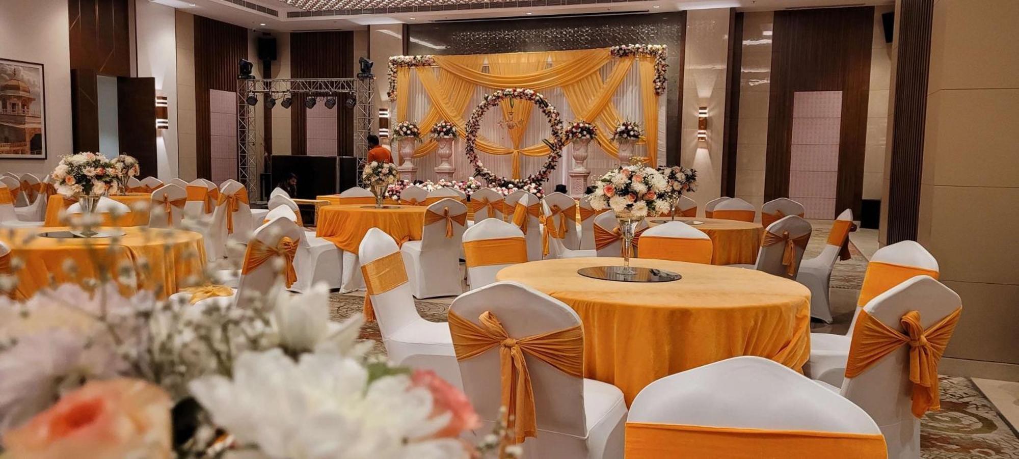 大诺伊达区丽笙酒店 外观 照片 A wedding reception at a hotel in India