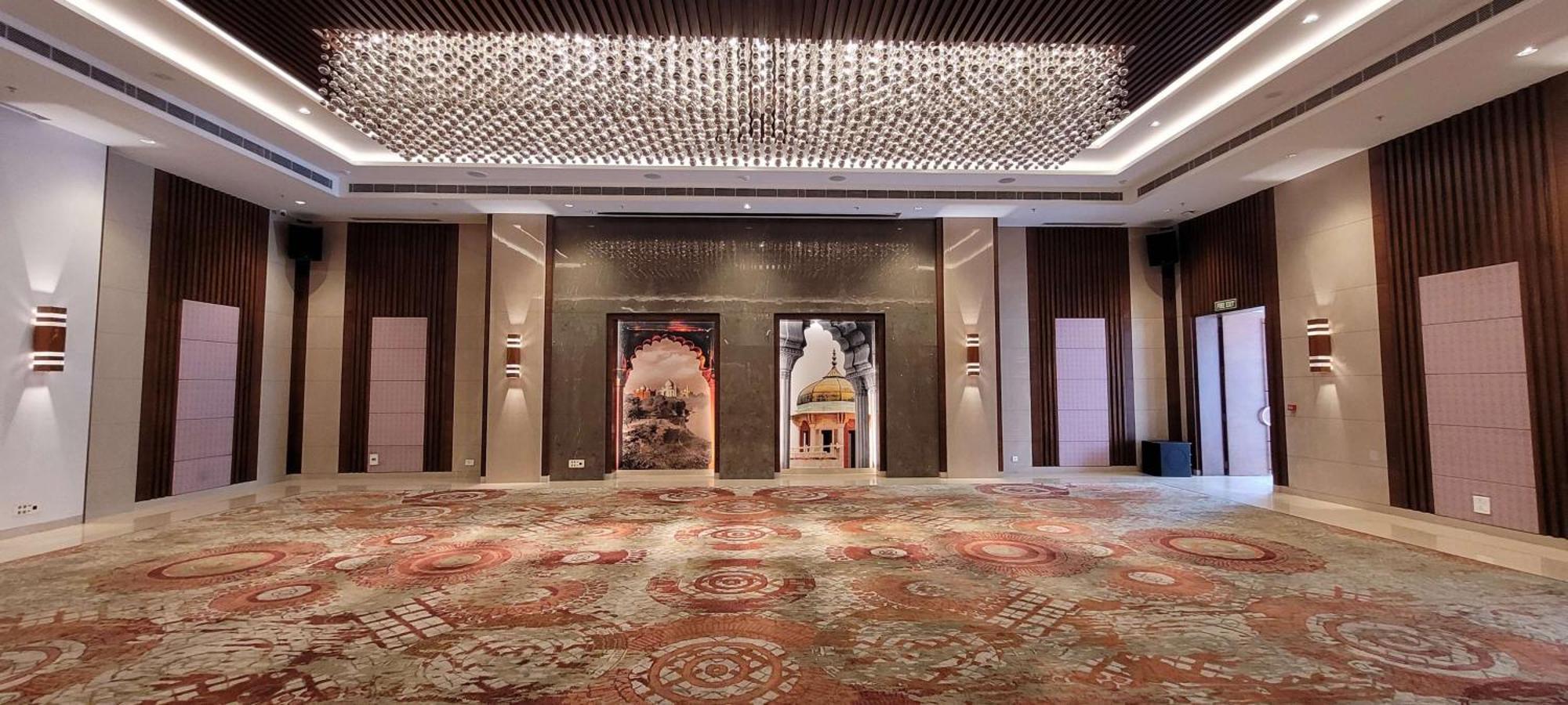 大诺伊达区丽笙酒店 外观 照片 The lobby of the hotel