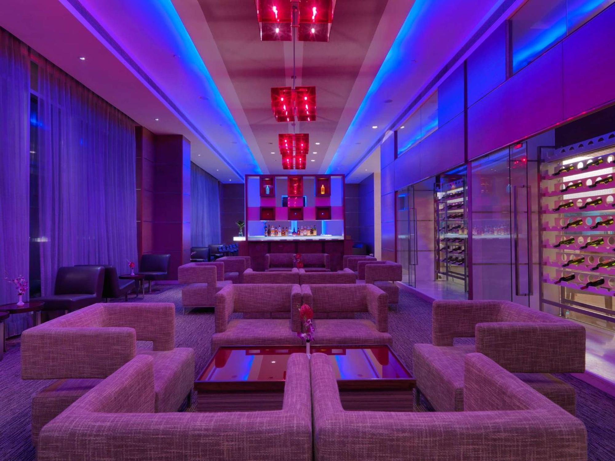 大诺伊达区丽笙酒店 外观 照片 The bar at the 101 lounge