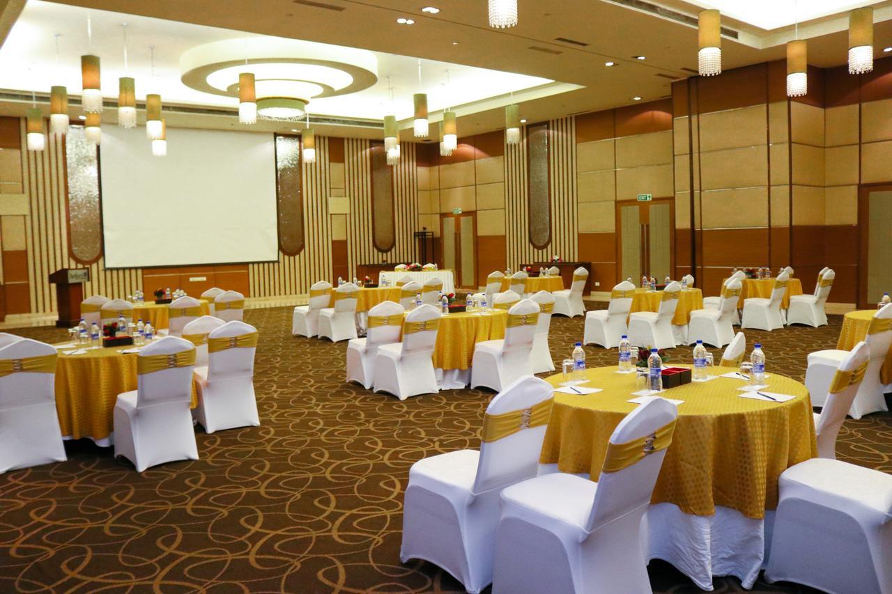 大诺伊达区丽笙酒店 外观 照片 A typical conference room