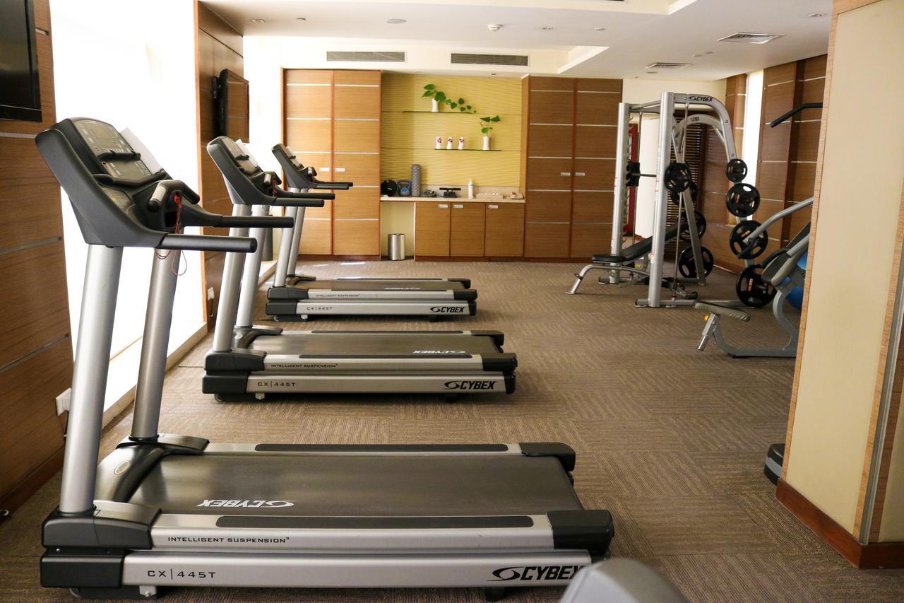 大诺伊达区丽笙酒店 外观 照片 A gym at a hotel