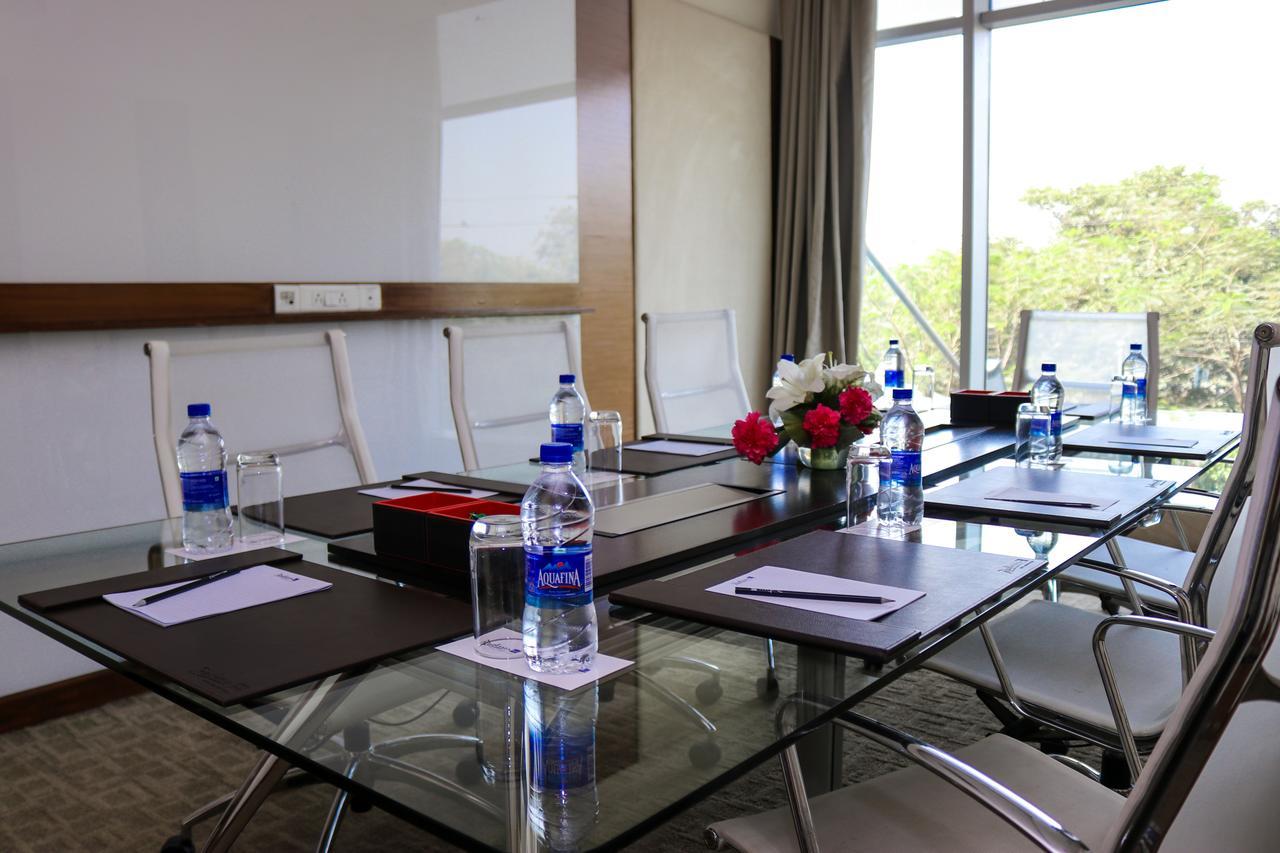 大诺伊达区丽笙酒店 外观 照片 Meeting room at the hotel