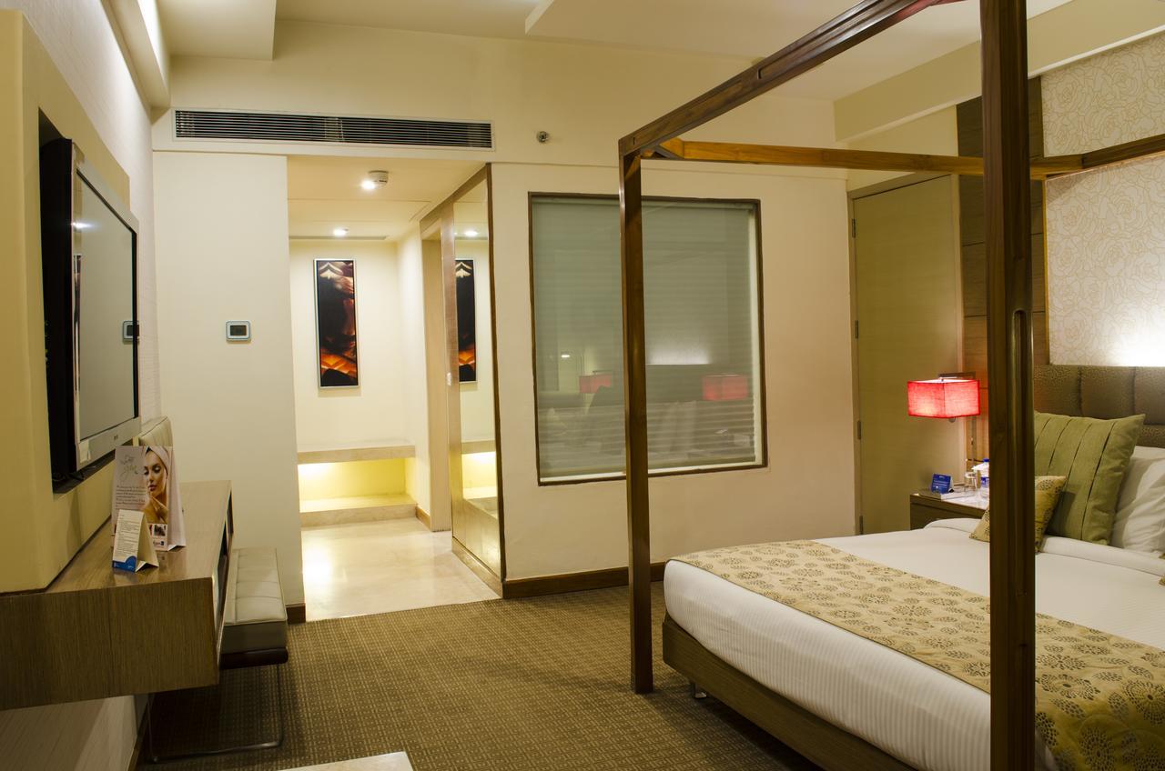 大诺伊达区丽笙酒店 外观 照片 A room at the Taj Bengal