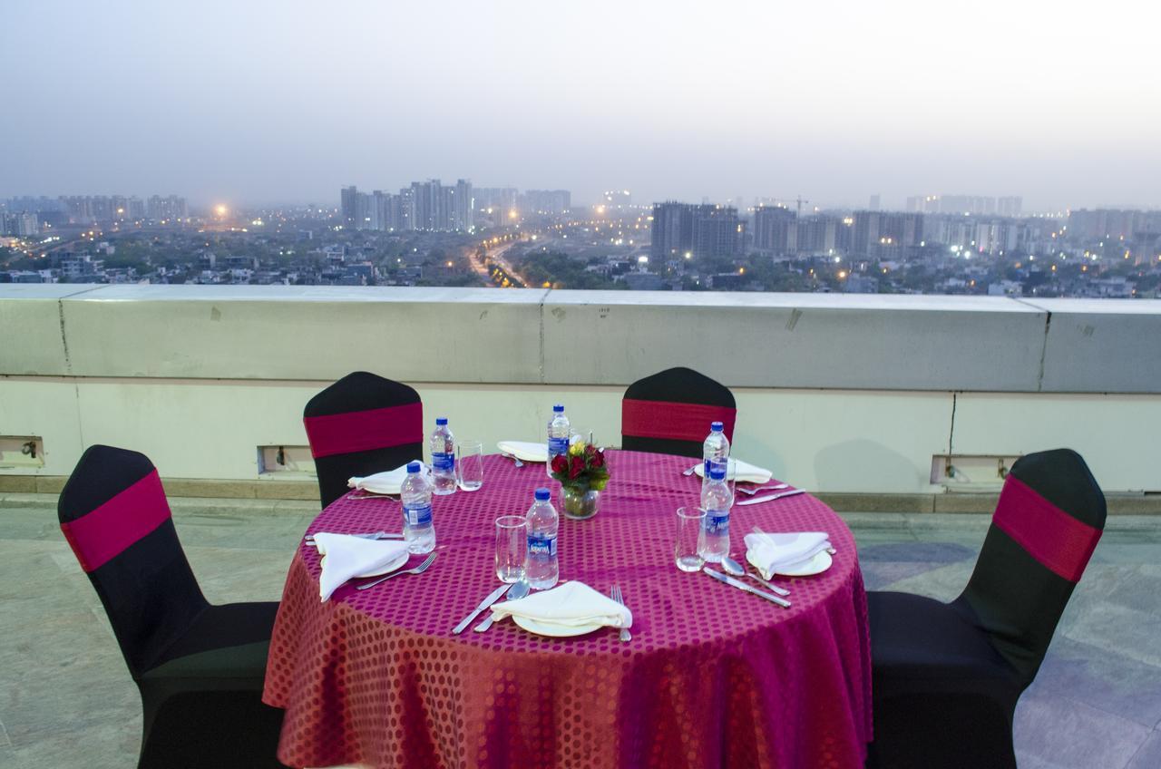 大诺伊达区丽笙酒店 外观 照片 Skyline view from the hotel